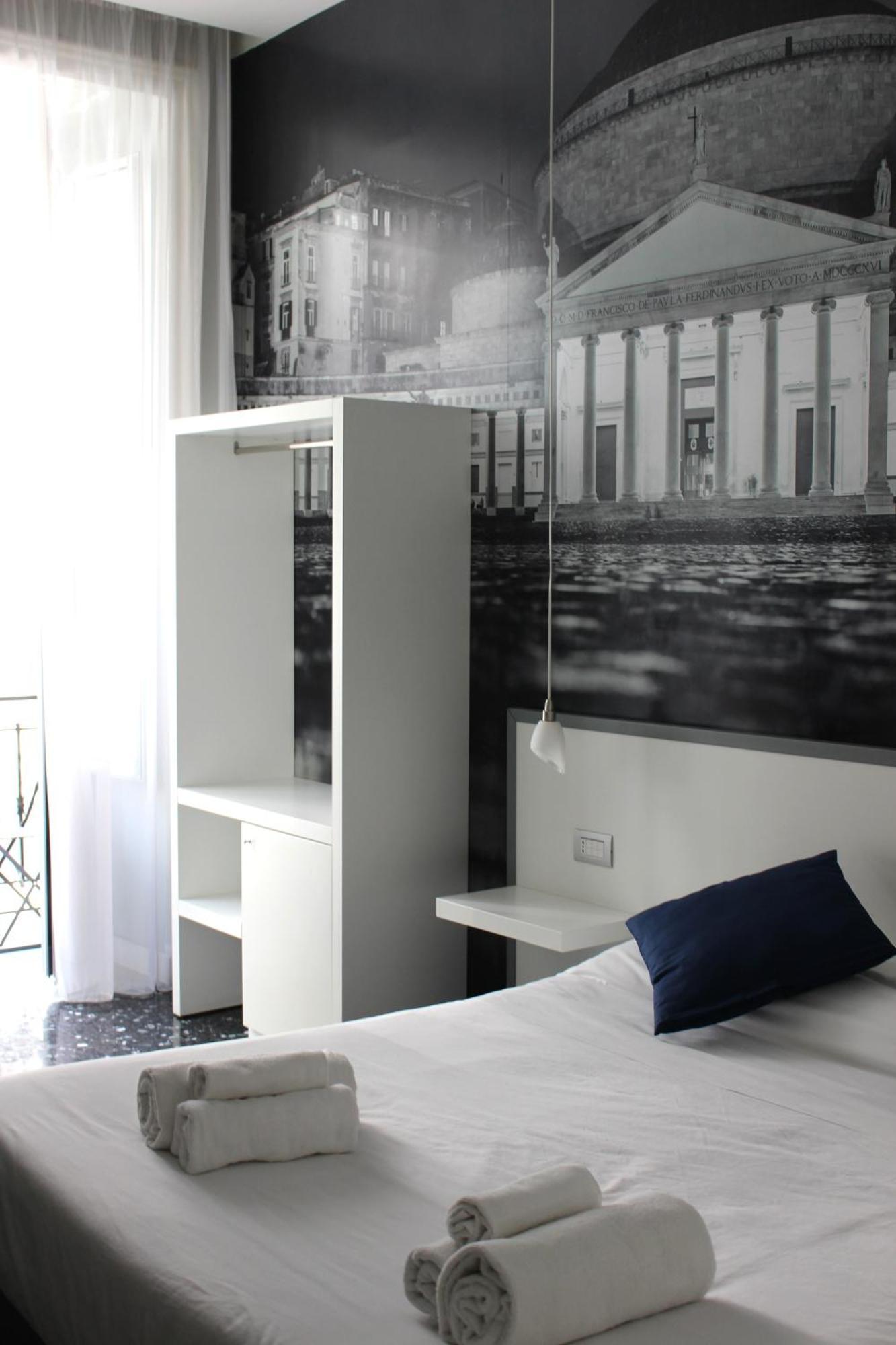 Beverello Rooms Naples Exterior photo