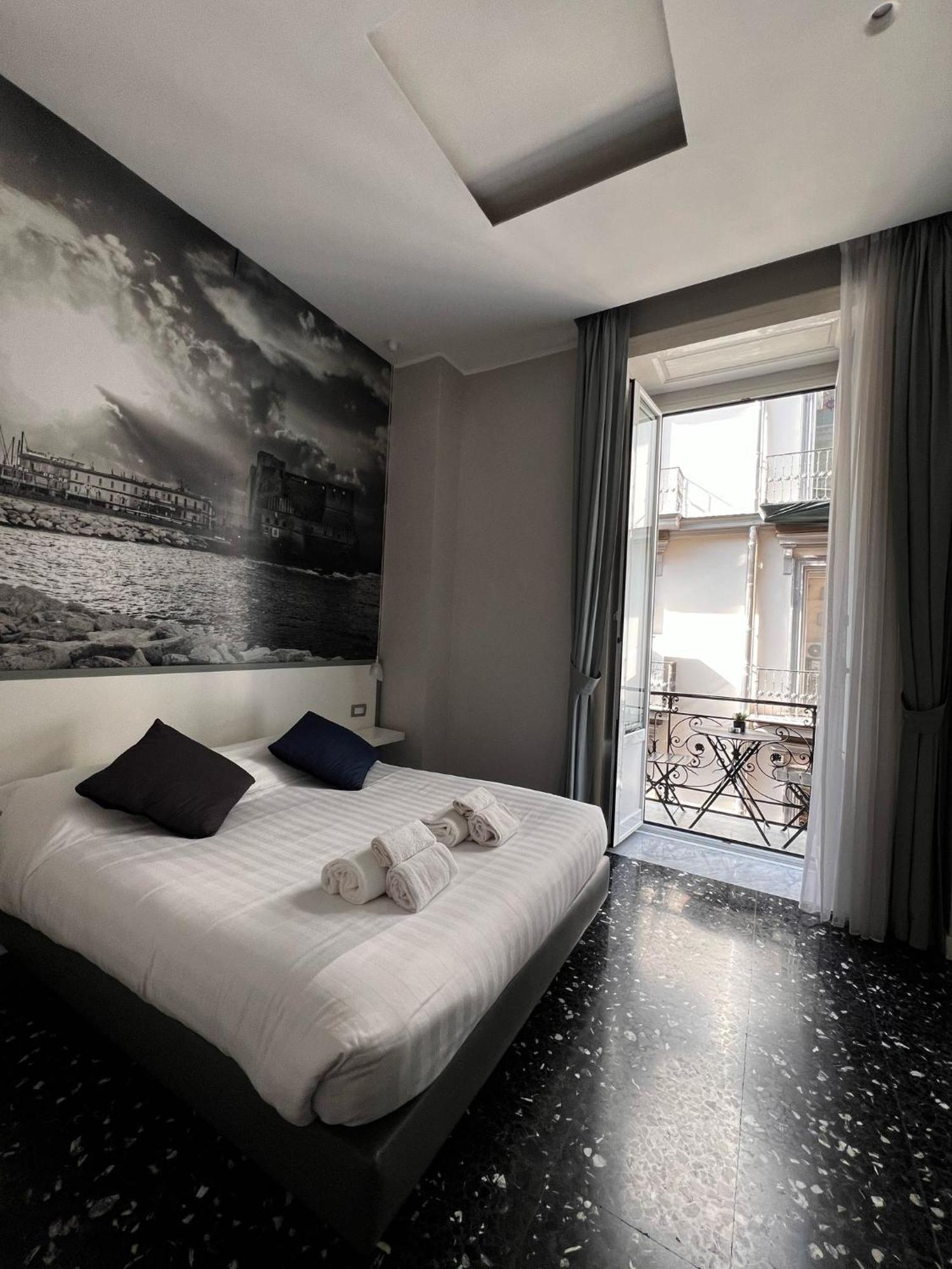 Beverello Rooms Naples Exterior photo